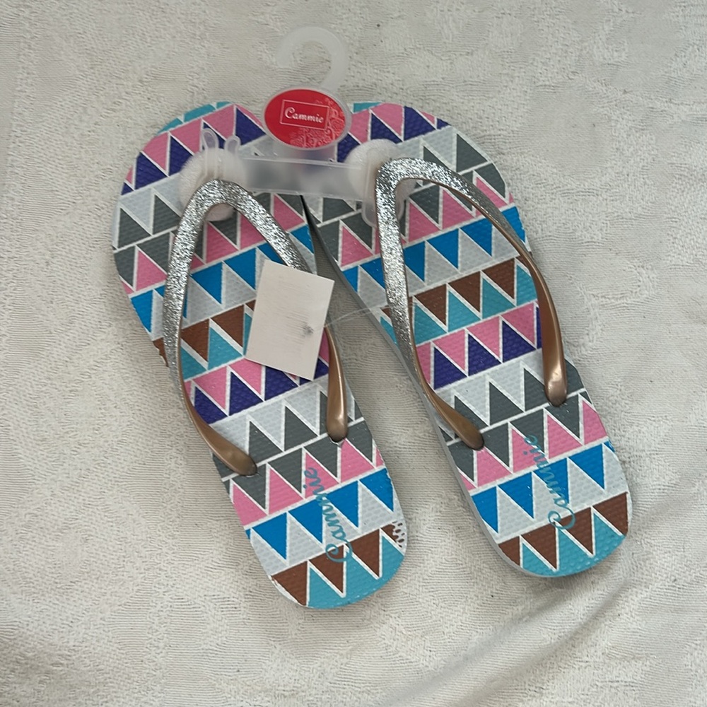 NWT Cammie Sparkle Flip Flops size 7